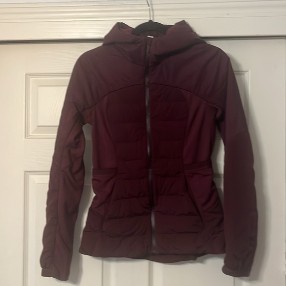 Lululemon Down For it All Jacket size 8 cassis maroon snow/waterproof lulu coat! - Picture 5 of 7